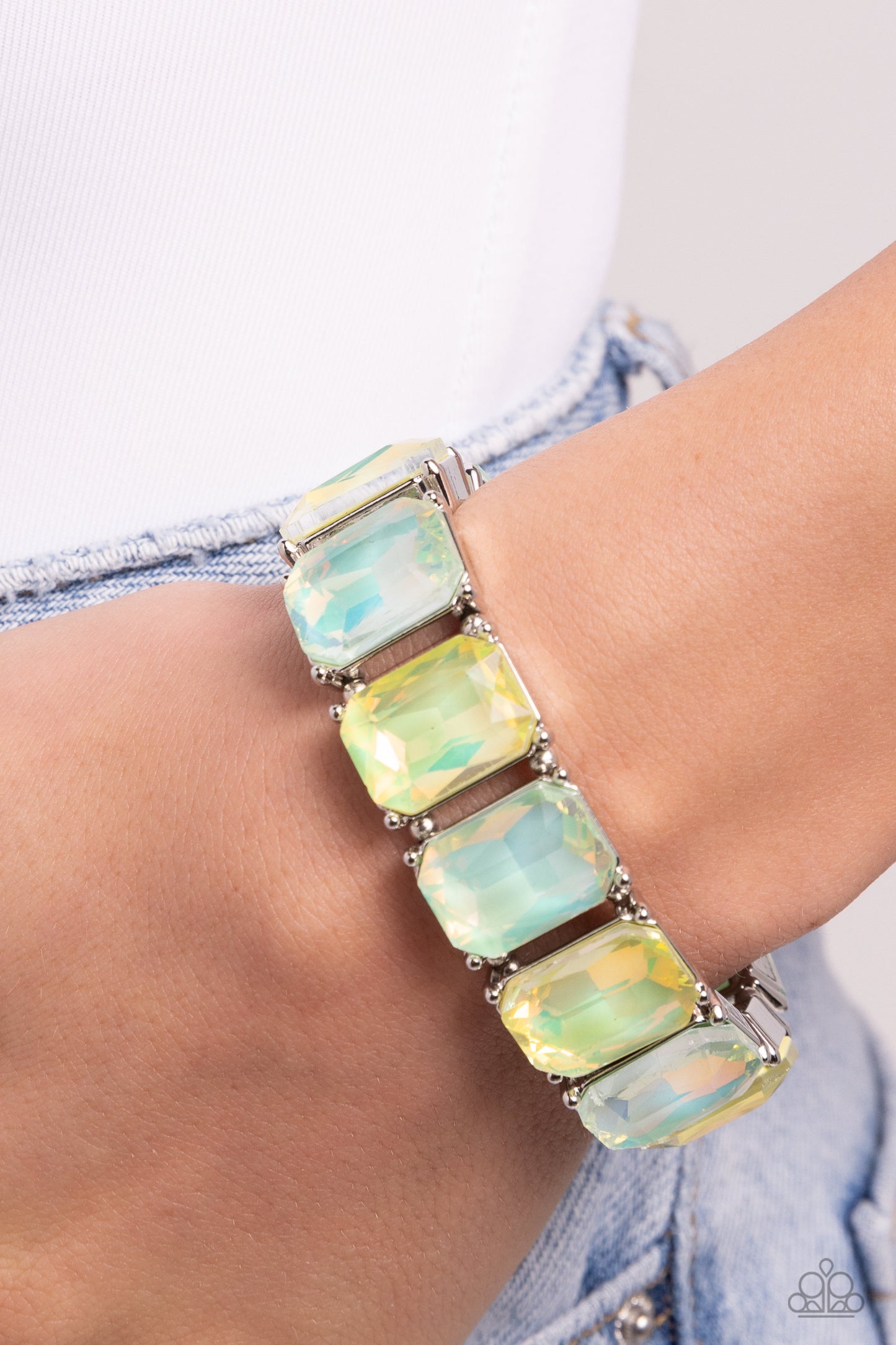 Glamorous Getaway - Green -bracelet