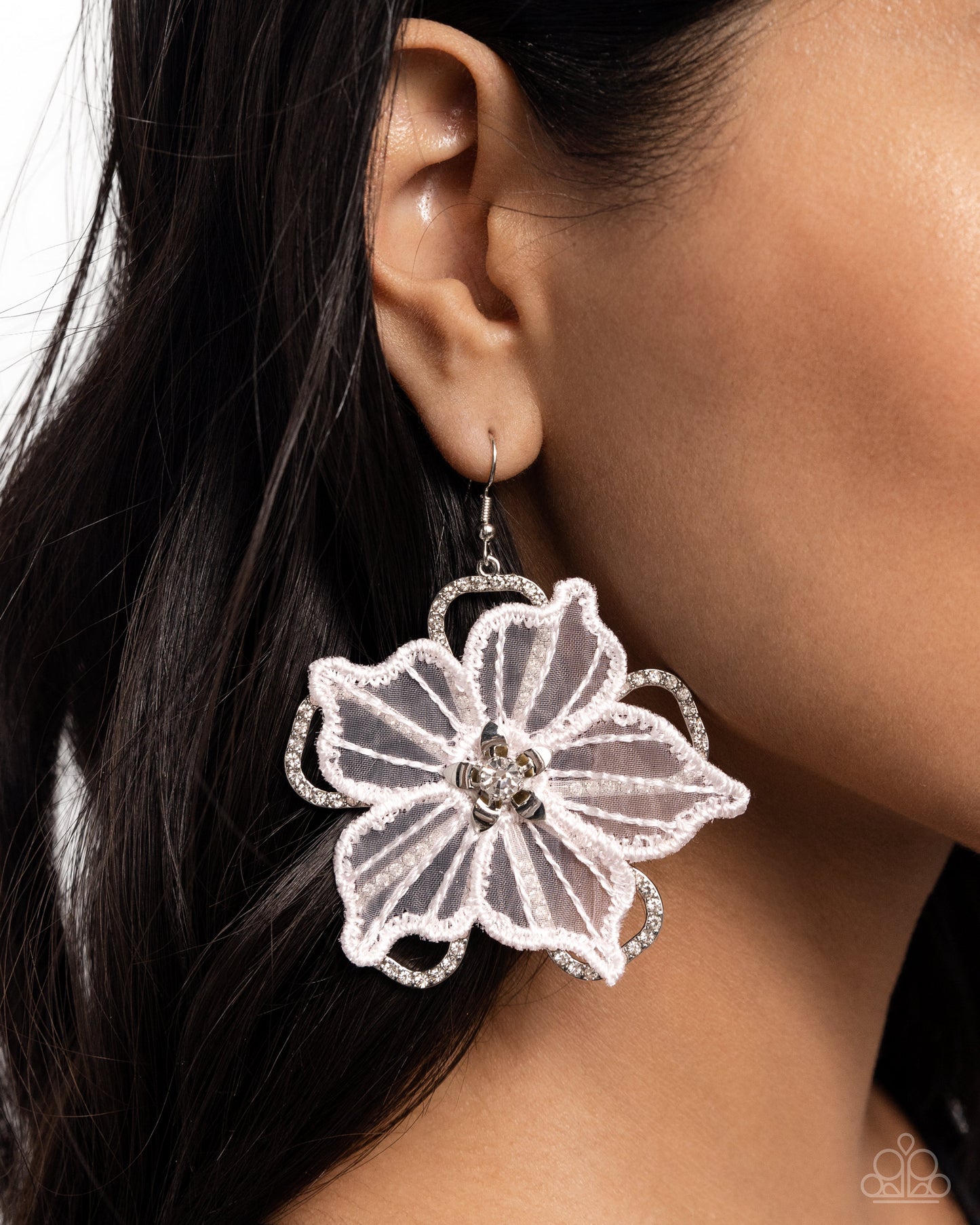 Refined Recognition - White earrings