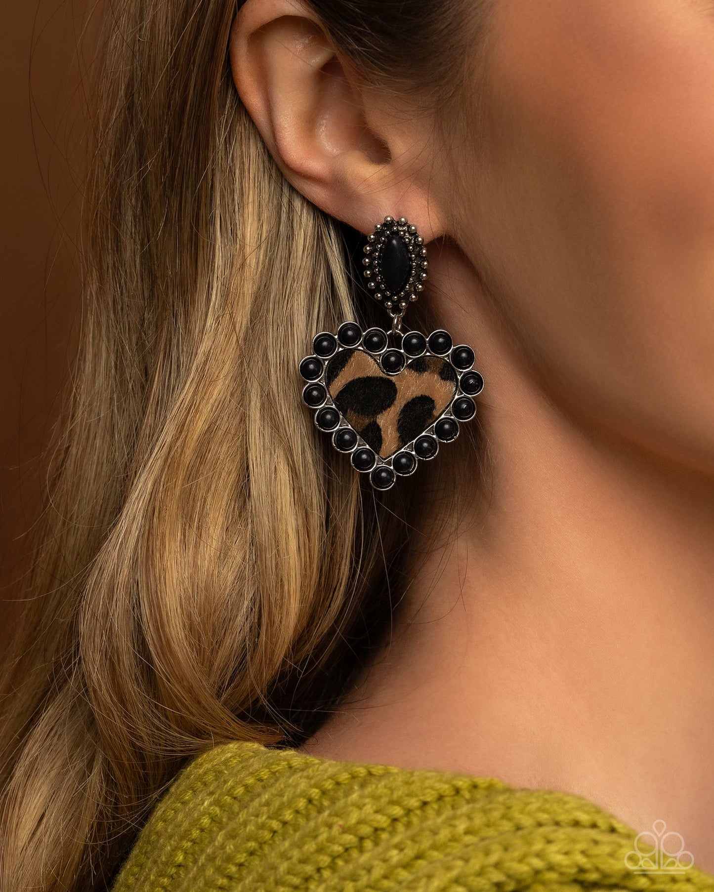 Whimsical Wrangler - Black earrings - limit 4 Per oder