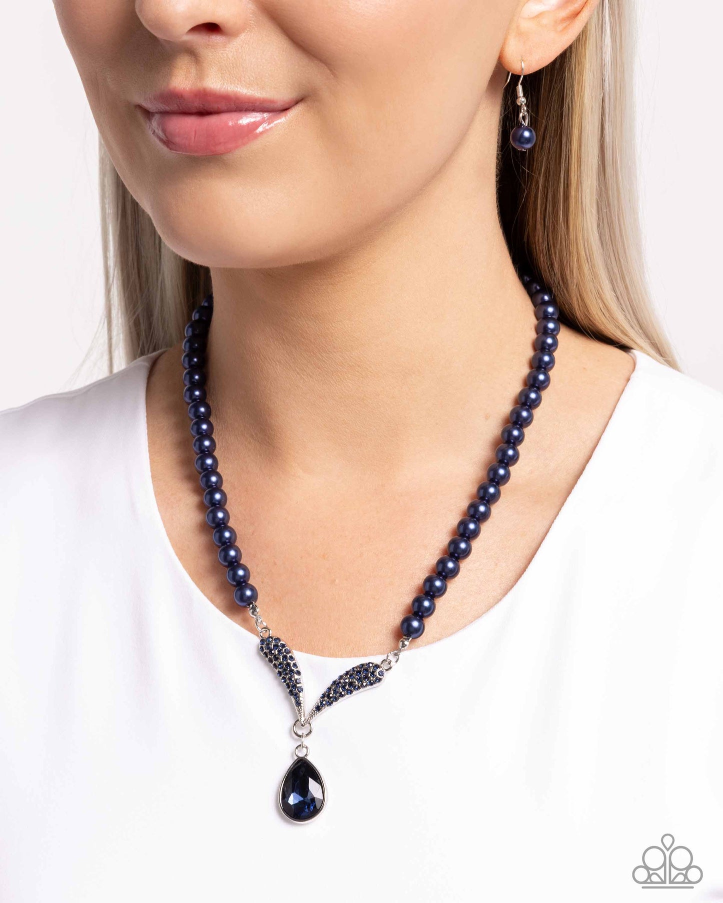 Avant-Garde Adornment - Blue necklace