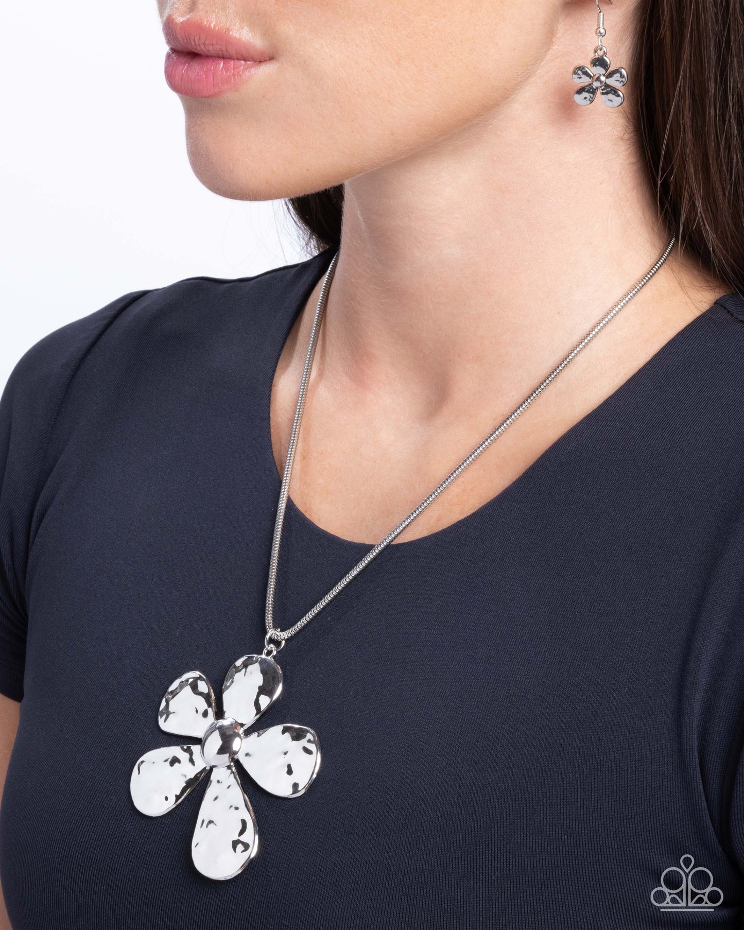 Gratifying Garden - Silver necklace