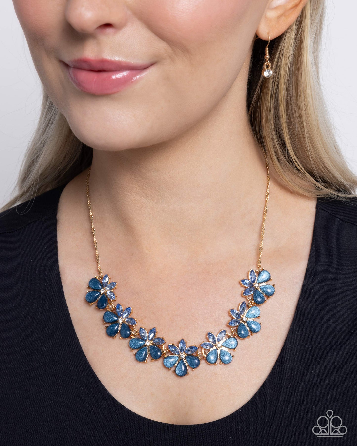 Collar azul Consistent Chic