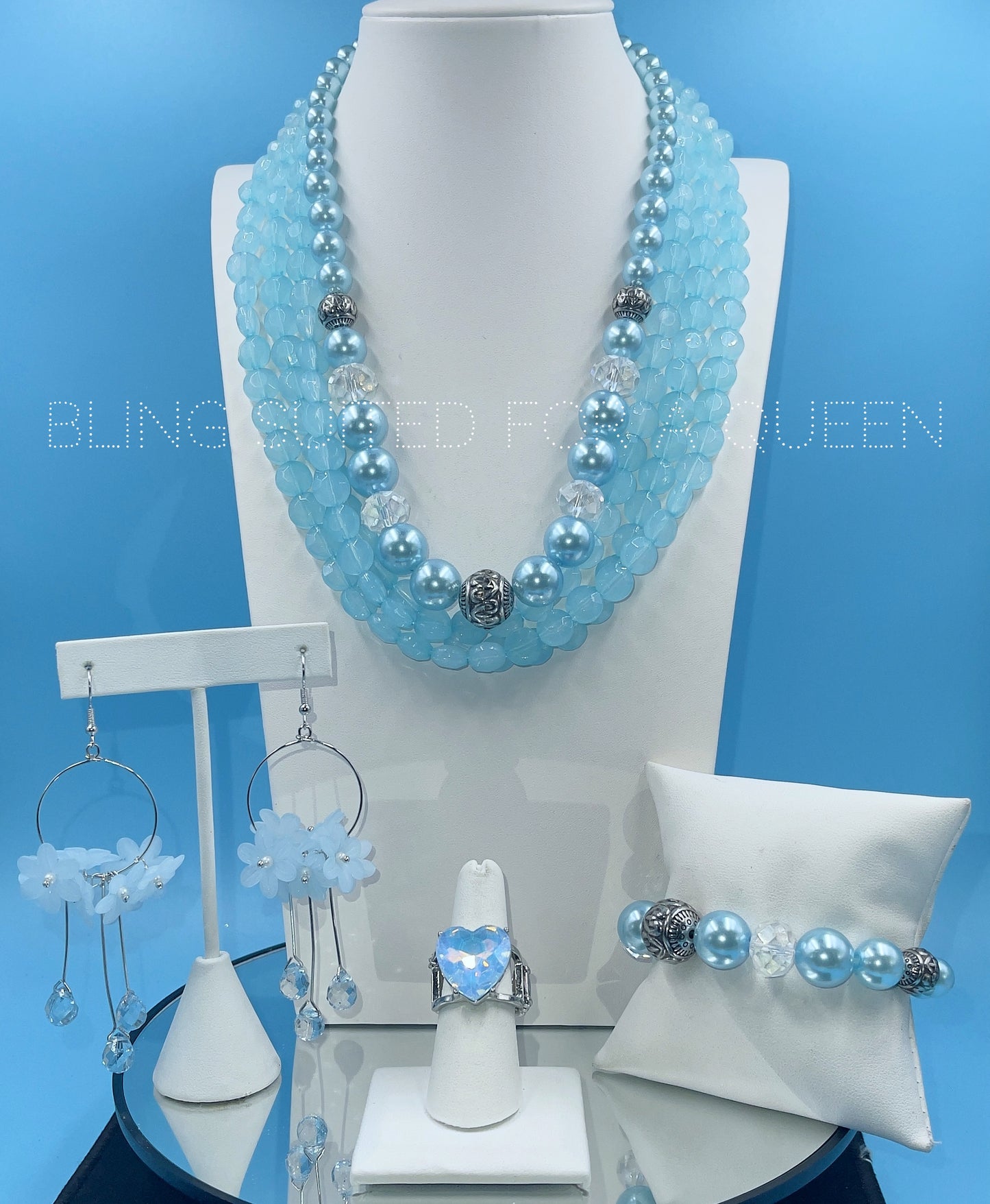 Set it up with Lola- Blue set