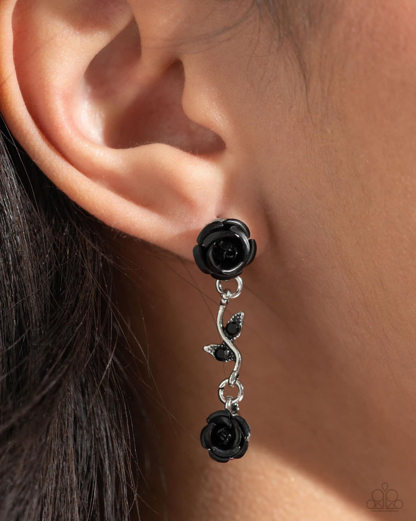 Led by the ROSE - Black earrings