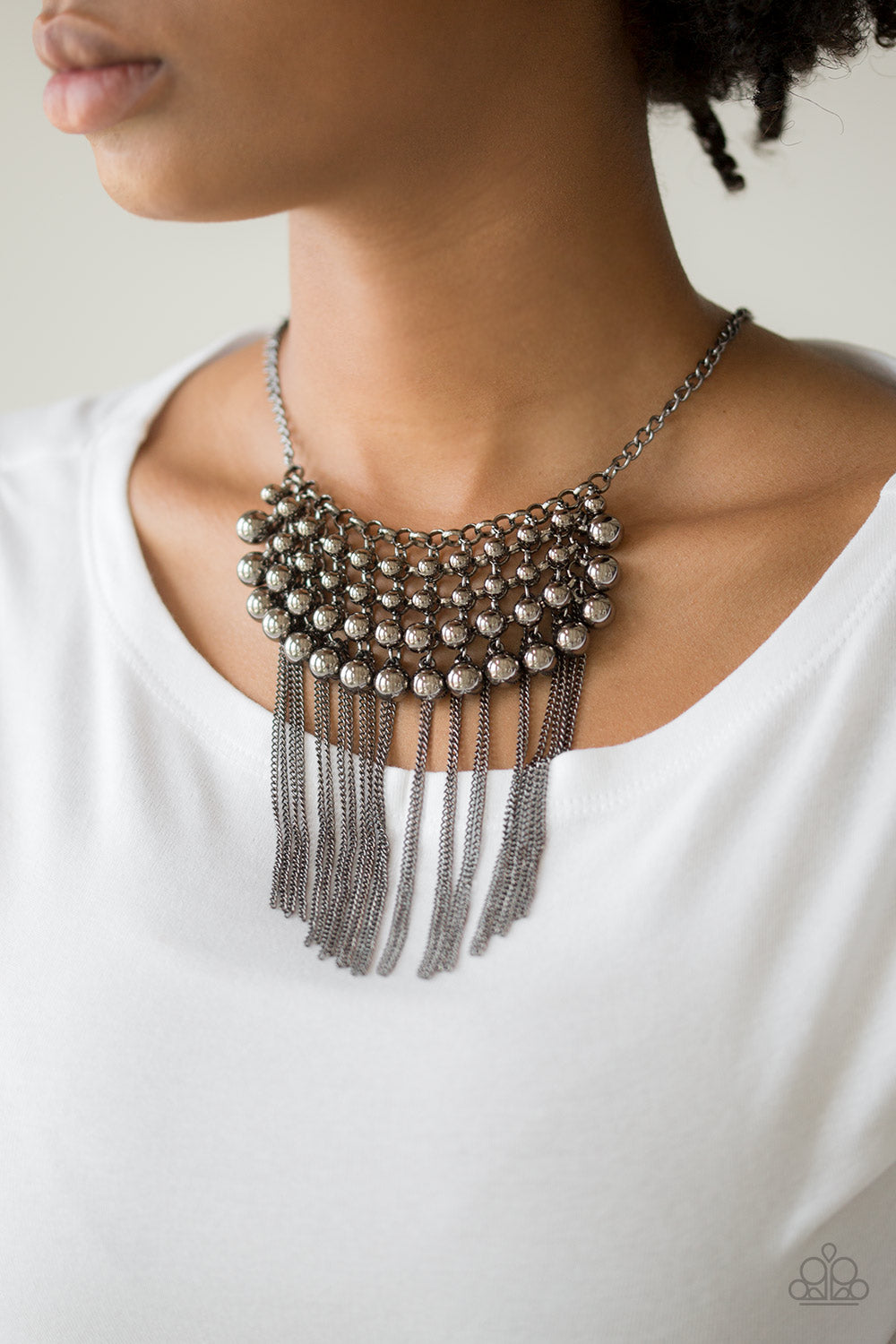 DIVA-de and Rule - Black necklace -Vintage