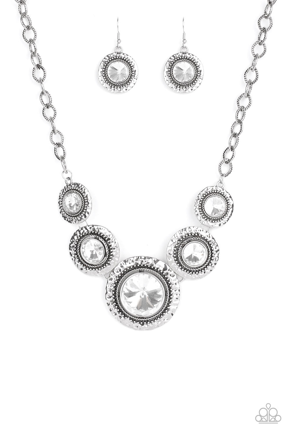 Global Glamour - White necklace