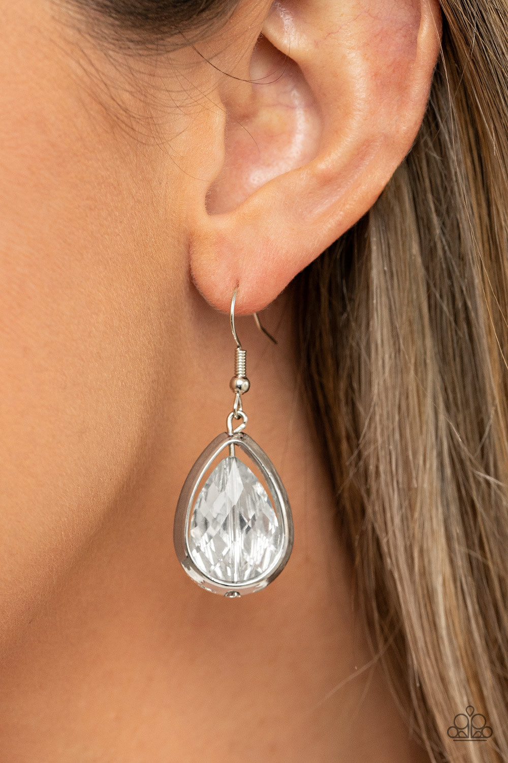 Drop-Dead Duchess - Silver earrings