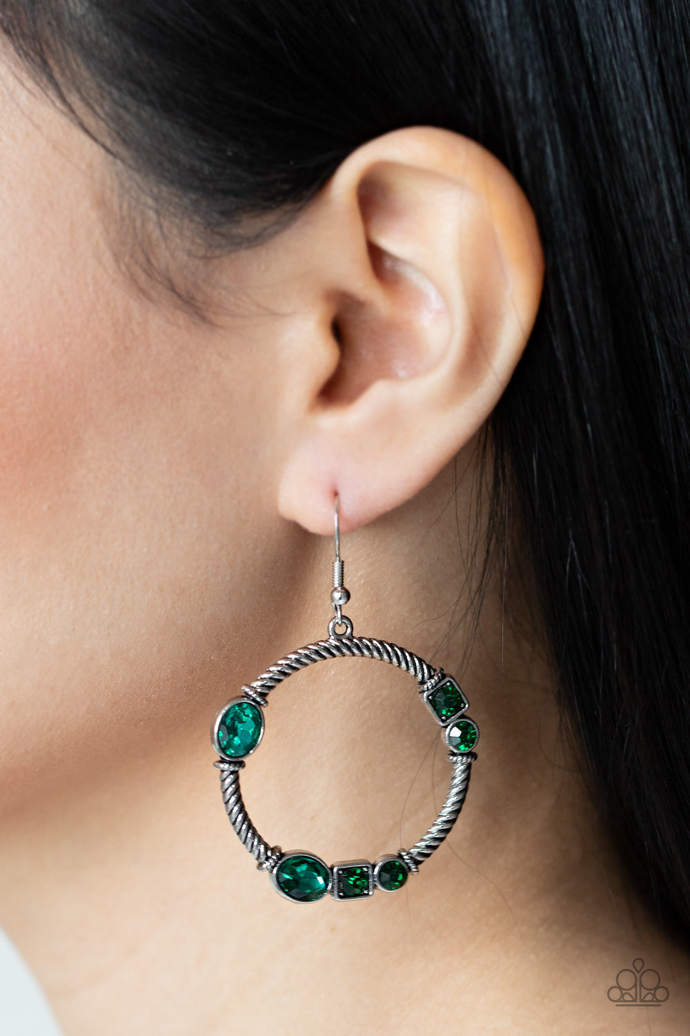 Glamorous Garland - Green earrings