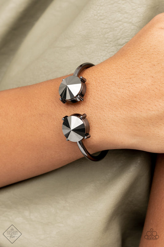 Spark and Sizzle - Black bracelet sept, fashion fix