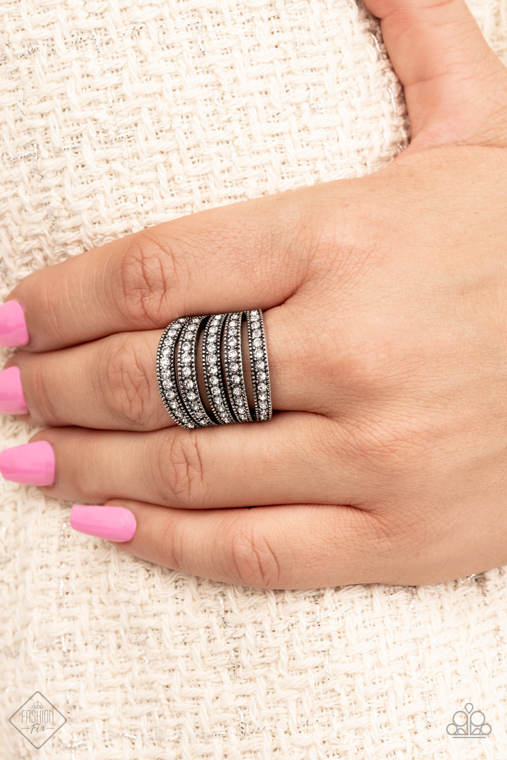 Empirical Sparkle - White ring -fashion fix