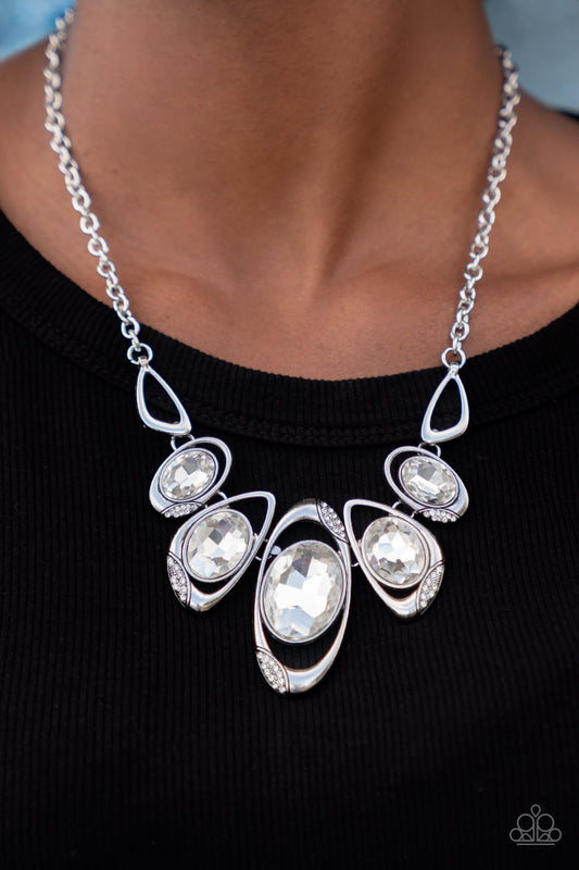 Hypnotic Twinkle - White necklace LOP april 22'