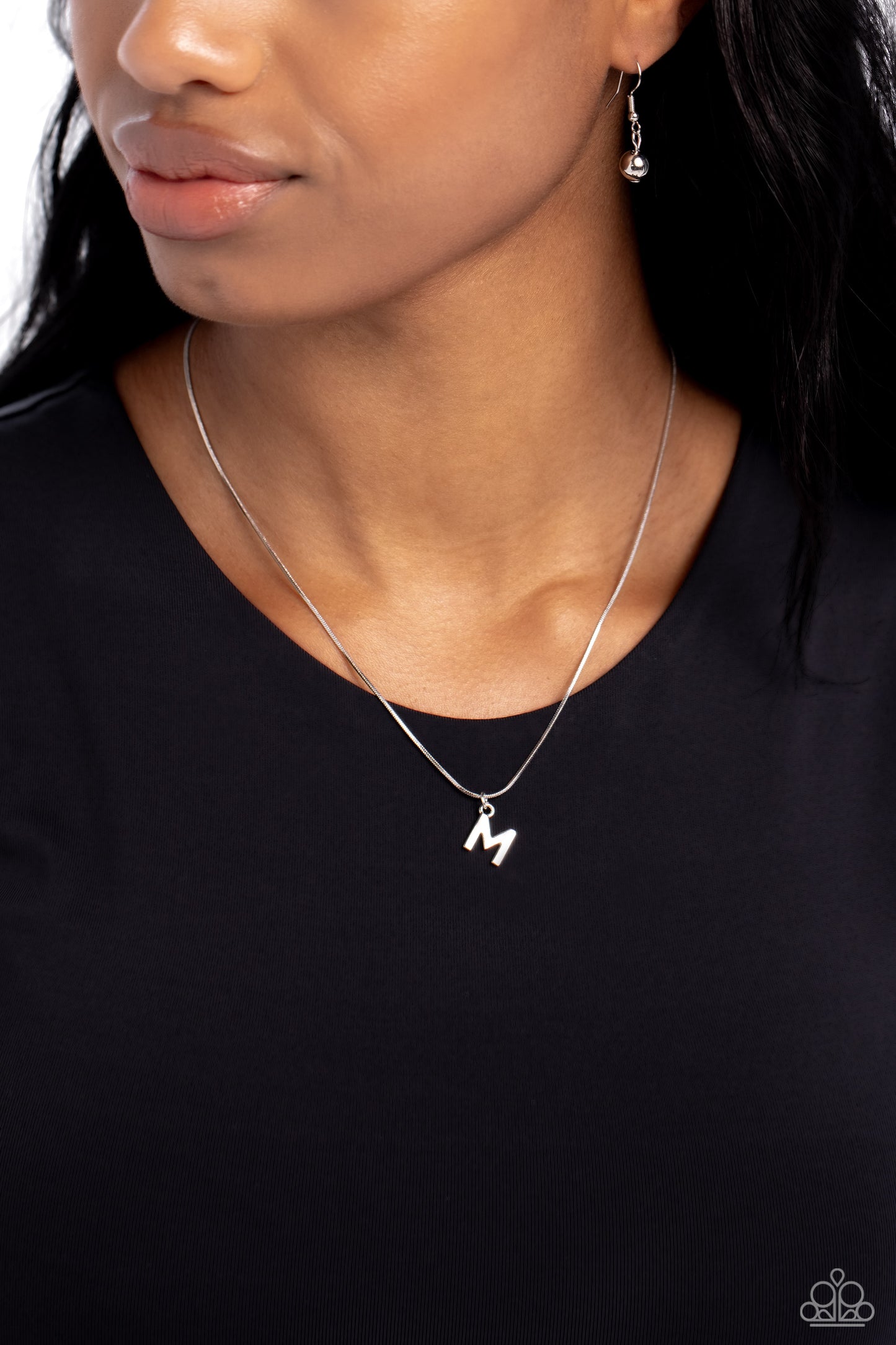 Seize the Initial - Silver - M necklace