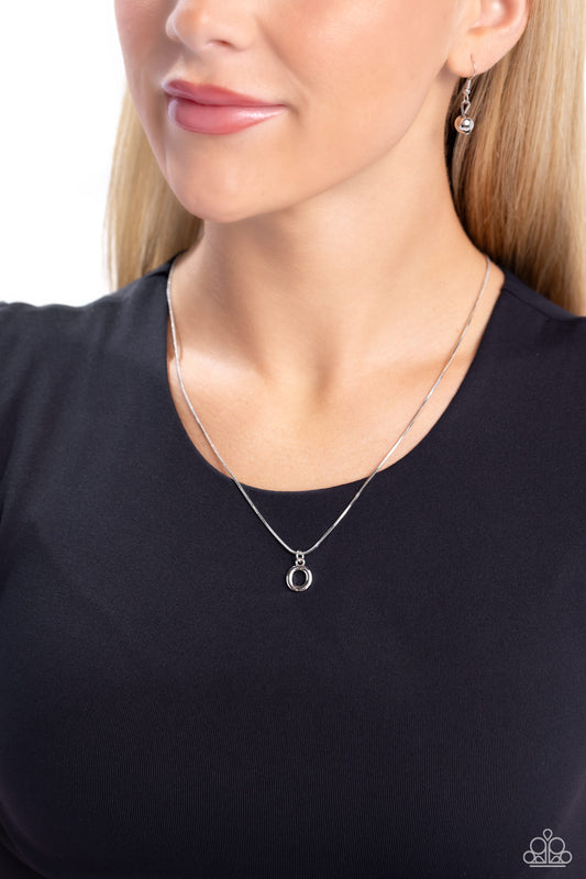 Seize the Initial - Silver - O necklace