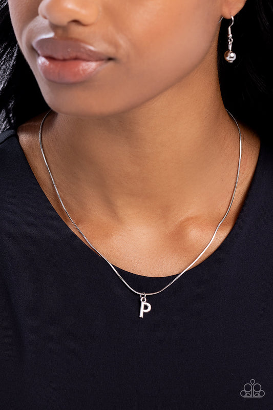 Seize the Initial - Silver - P necklace